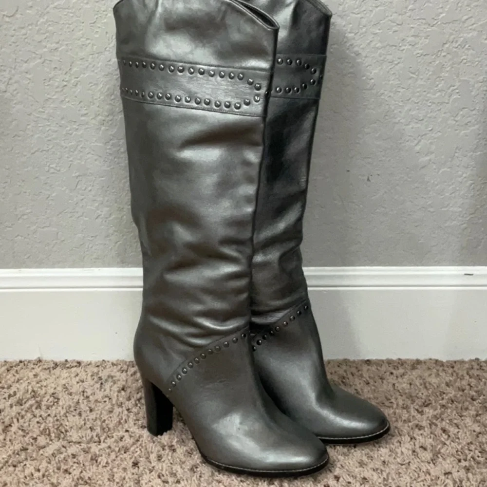 Vero Cuoio EUC Silver Over the Knee Boots Sleek Design, Size 8.5